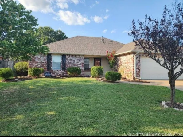 10911 E 118th Ct N, Collinsville, OK 74021