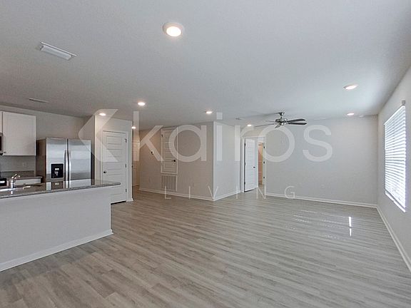 4th image of 4667 Malay Cir