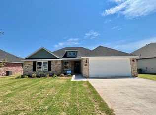 996 Sugar Pine St, Tontitown, AR 72762