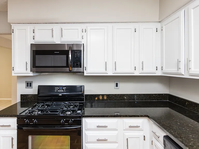 6085 Tara Hill Dr — Photo 14