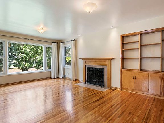 3rd image of 2107 E Claybourne Ave