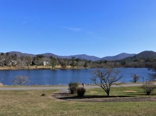 21 Edgewater Ln, Asheville, NC 28804