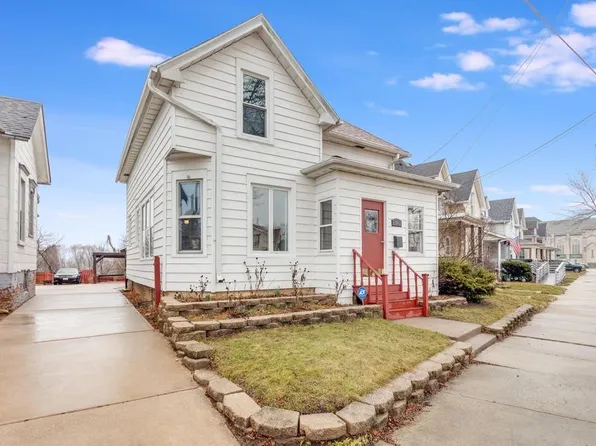 2042 Carmel Ave, Racine, WI 53405