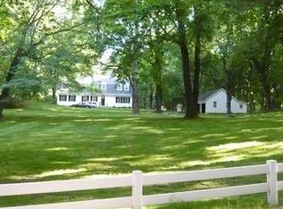 16 Walker Ln, Woodbridge, CT