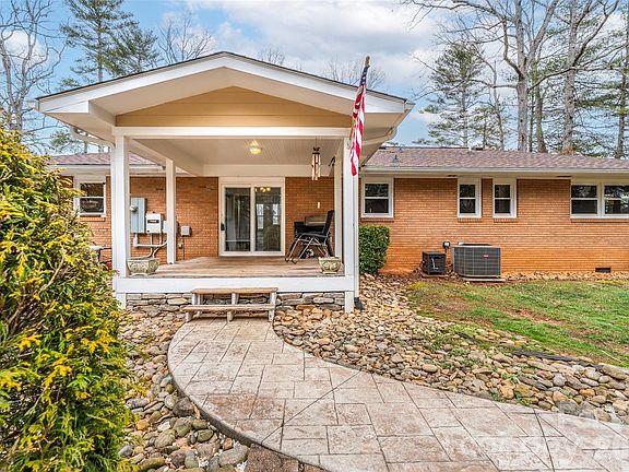 3rd image of 1034 S Orchard Rd