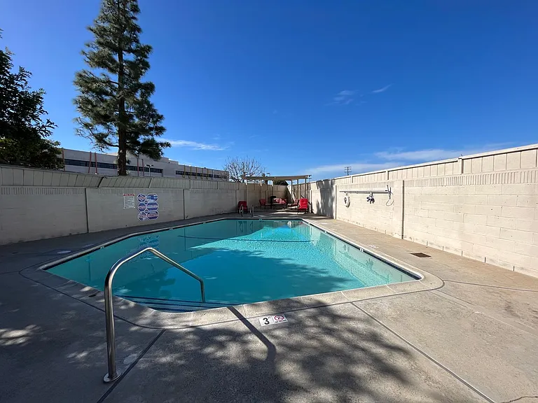 401 Beach Blvd - El Pueblo Apartments — Photo 27