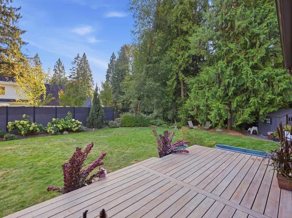 2207 Tanager Pl, North Vancouver, BC V7J 3R3