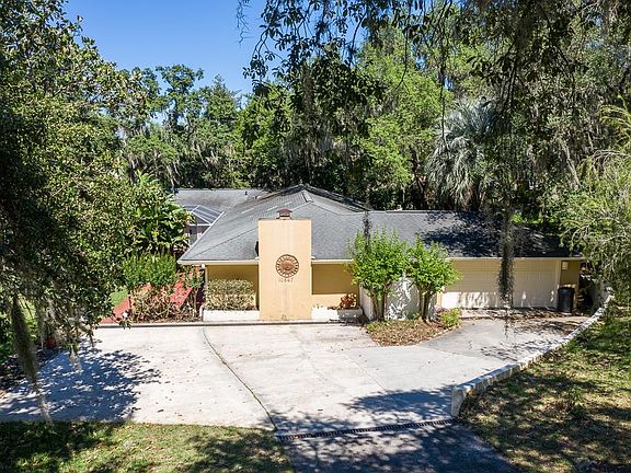 4th image of 10847 Crescent Ln