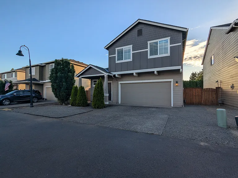 11810 NE 128th Pl — Photo 1