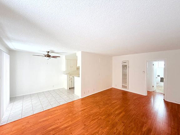 4th image of 828 4th St #204