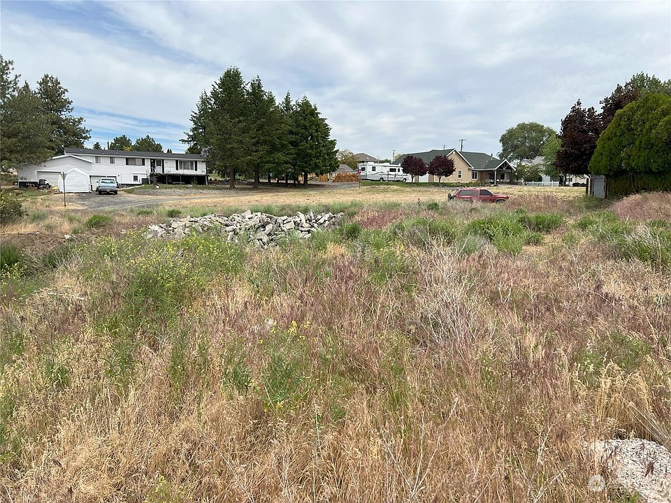 1st image of 520 NW Cliff Avenue
