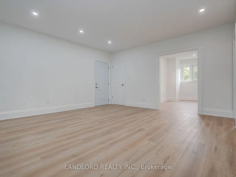 2520 Bloor St W #12 — Photo 10