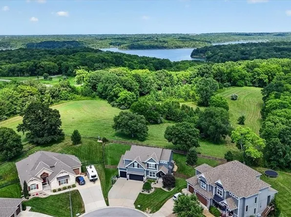 1357 NE Brandywine Rd, Lees Summit, MO 64064