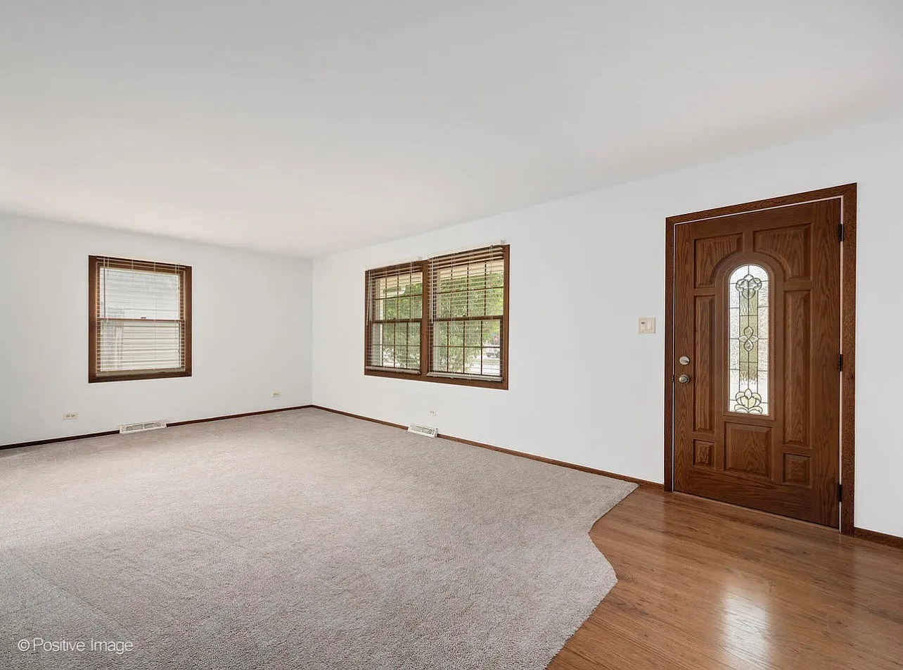 3 bed, 1.5 bath, 1866 sqft, $3,400 — Photo 2