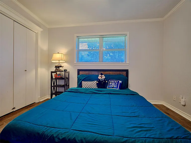 9326 Kostelnik St — Photo 30