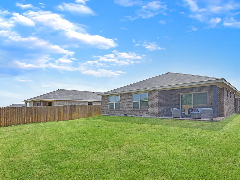 1464 Dryden Ave — Photo 18