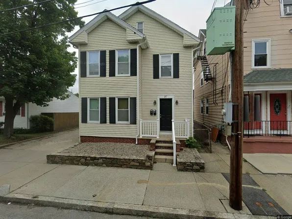 37 Harris Ave Floor 2, Cranston, RI 02920