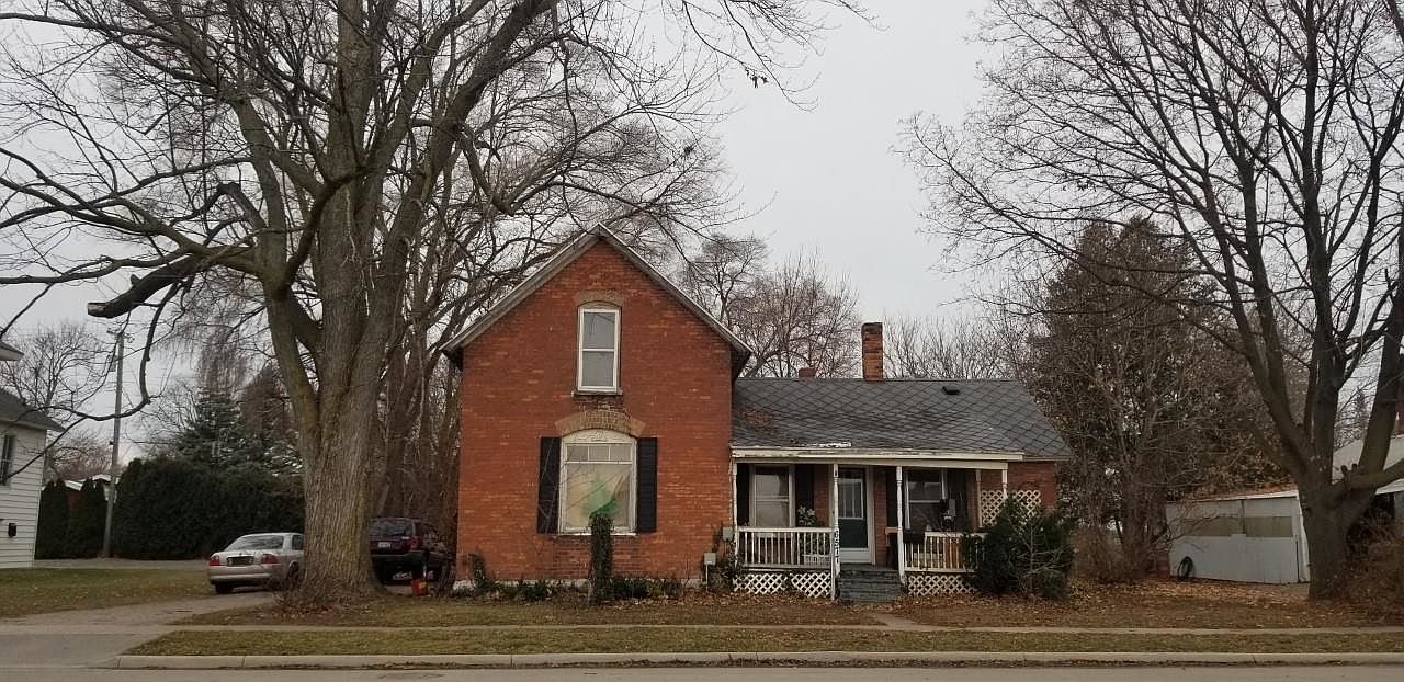 6577 Center St, Unionville, MI 48767 Zillow