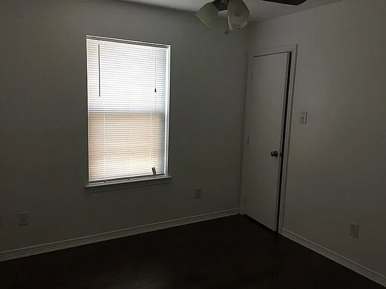 7319 Village Lake Dr — Photo 9