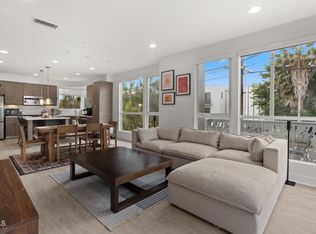 6075 W Studio Ct, Los Angeles, CA 90038