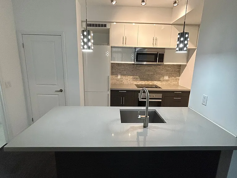8 Mercer St #706 — Photo 7