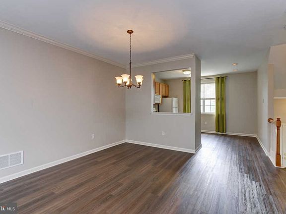 5th image of 627 Needle St