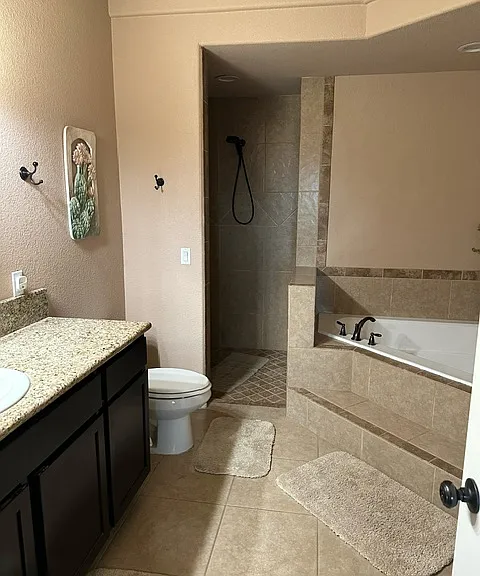 2214 Edgewood Dr — Photo 11