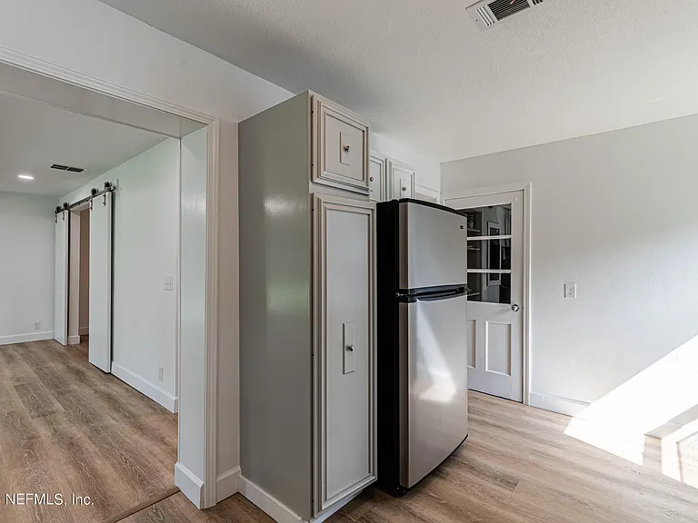 1404 Jean Ct — Photo 15