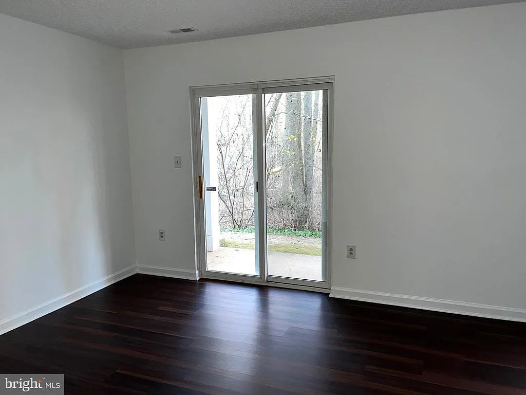 2 bed, 2.5 bath, 1587 sqft, $3,100 — Photo 2
