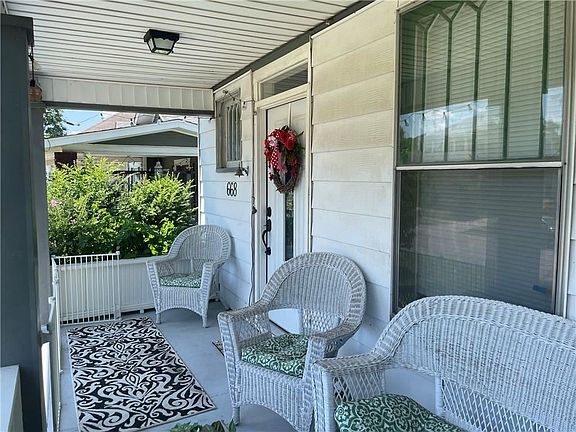3rd image of 668 N Louisa Ave