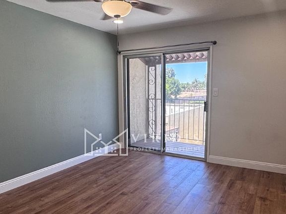5th image of 930 Olive Dr APT 26