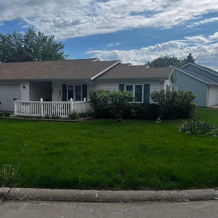 1st image of 615 Circle Dr