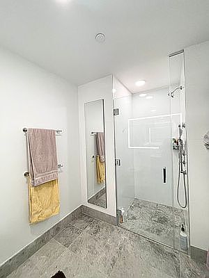 3rd image of 48 6th Ave #25