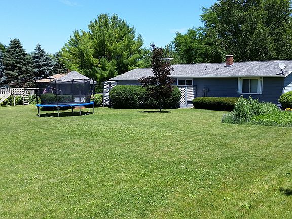 3rd image of 1440 Country Club Ct