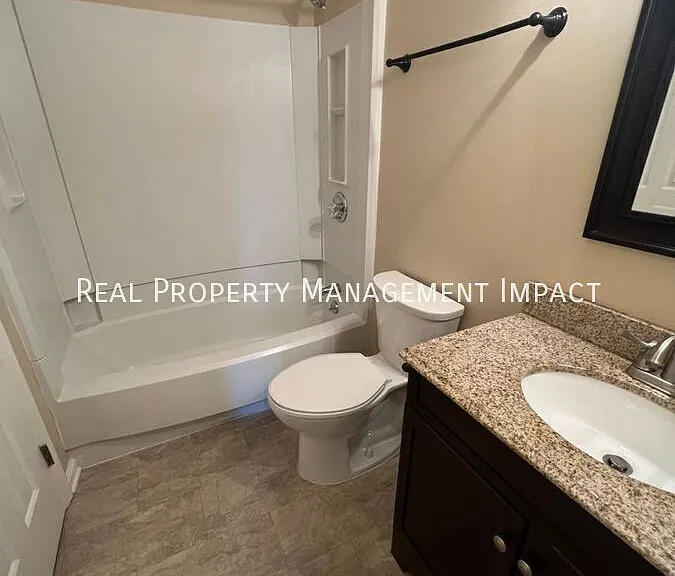 1515 E Franklin St #22 — Photo 25