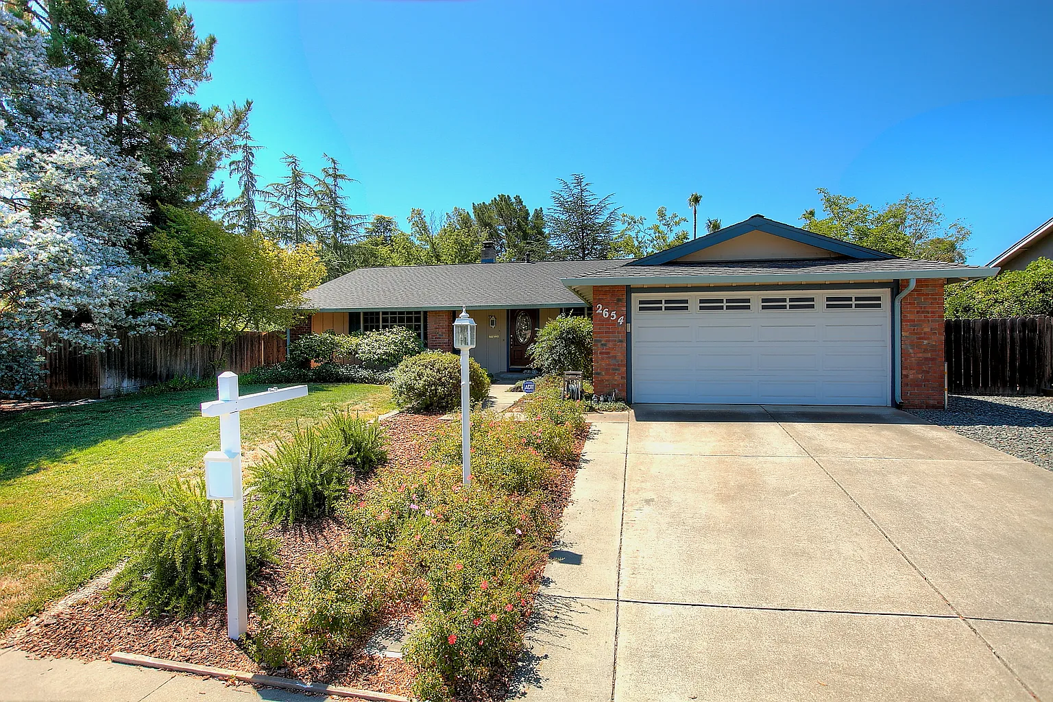 2654 Superior Dr photo 1