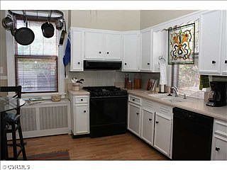 4th image of 1219 Windsor Ave