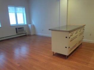 525 Vanderbilt Ave, Brooklyn, NY 11238