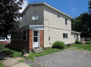 9 Smith St, Plattsburgh, NY 12901