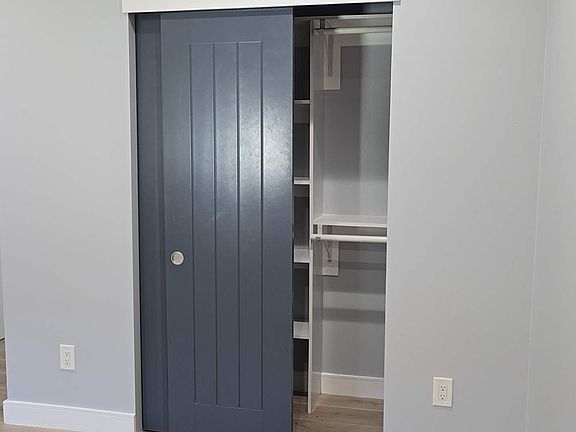 4th image of 2250 W 14th St