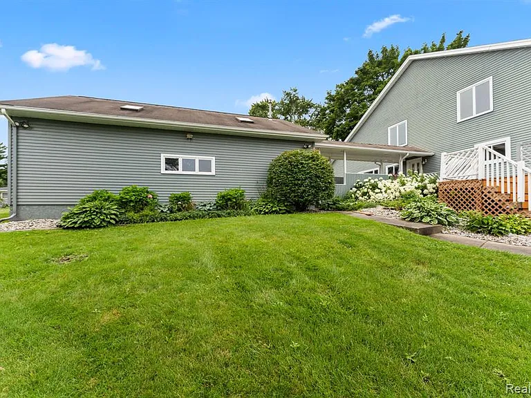 6628 Longworth Dr — Photo 25
