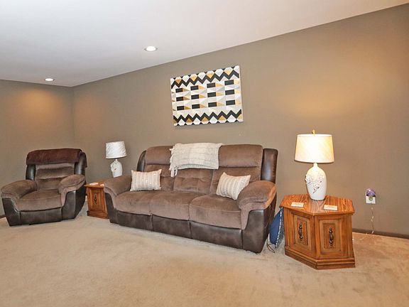 5th image of 364 Estates Dr