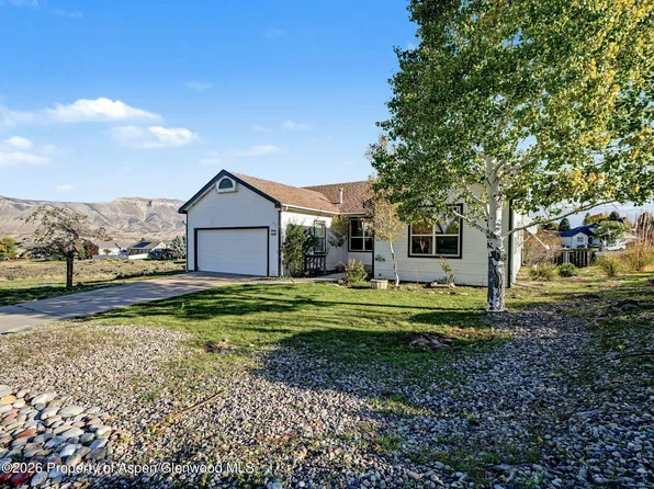 572 Ponderosa Cir, Parachute, CO 81635