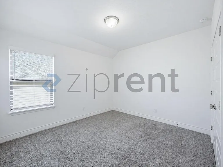 28414 Shailene Dr — Photo 19