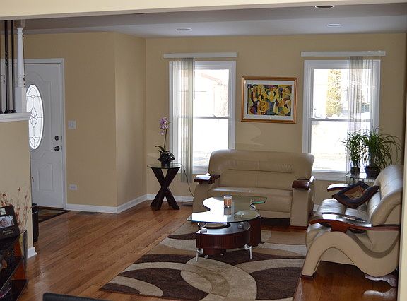 2nd image of 219 E Lakeside Dr