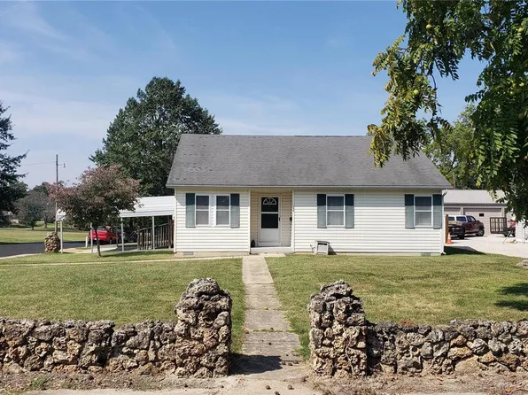 402 Oak Hill Ave, Cuba, MO 65453