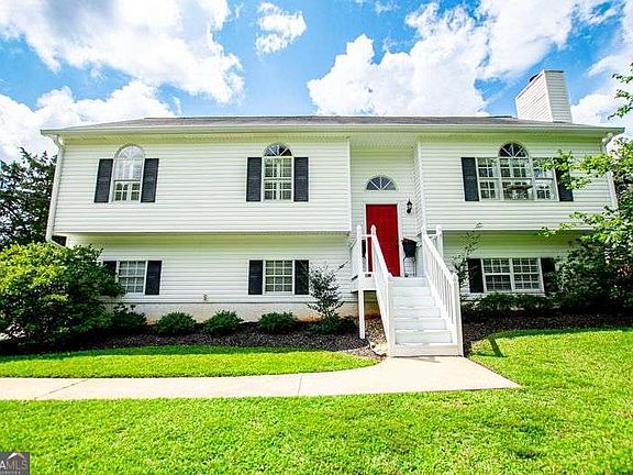 2nd image of 4265 E Chapel Hill Rd