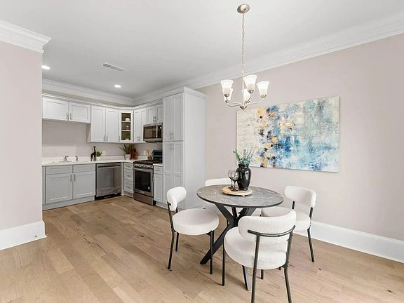 4th image of 510 Washington St NW