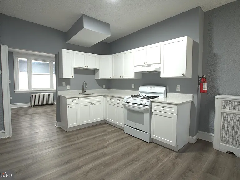 4836 N Franklin St — Photo 6