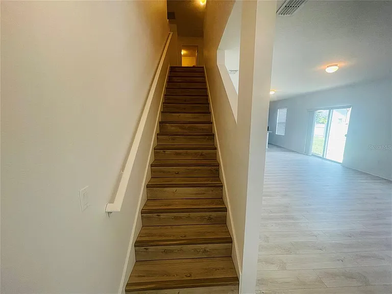 16616 Broadford Ln — Photo 12